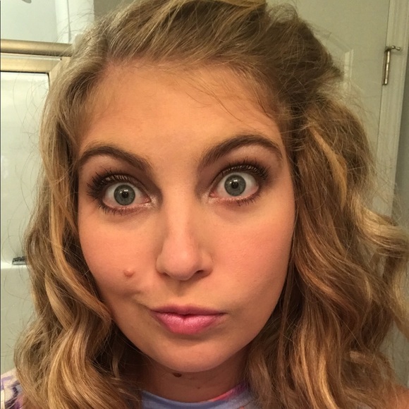 Meet your Posher, Stacie - Picture 1 of 1